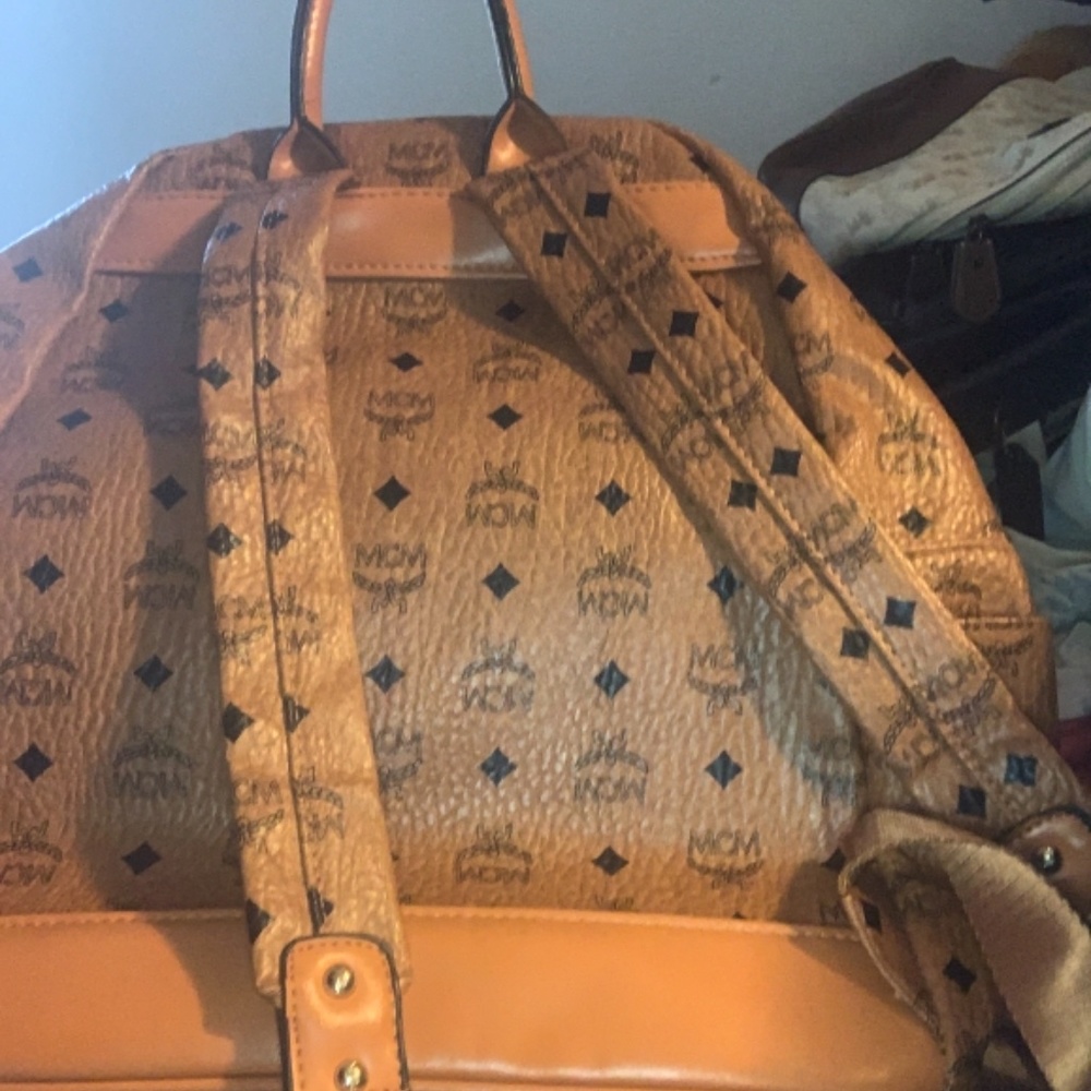 Backpack - Picture 2 of 2
